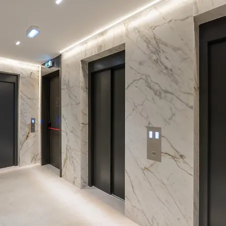 Center Lux 1 * Belgrade